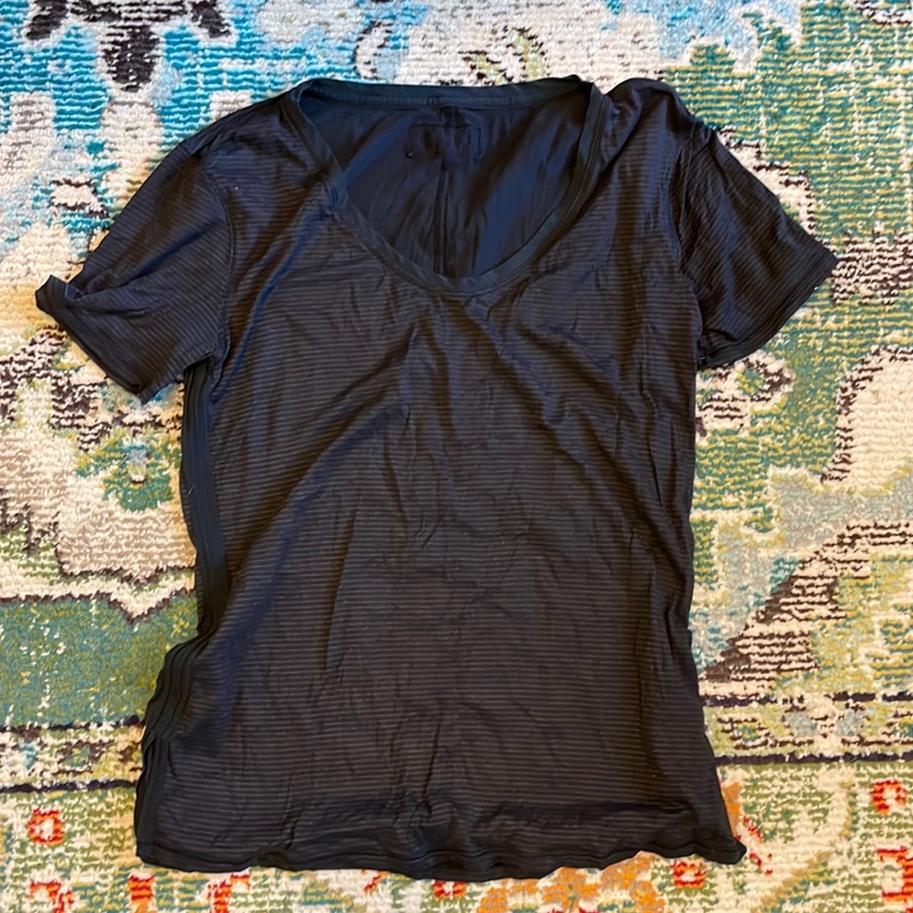 Womens lululemon shirt medium size 8